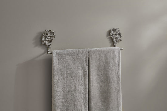 Flowering Dogwood 24" Towel Bar